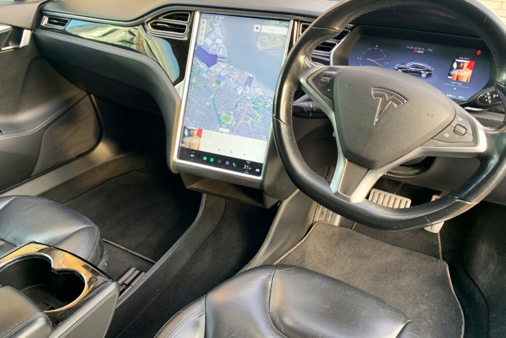 Tesla Model S P85 interior