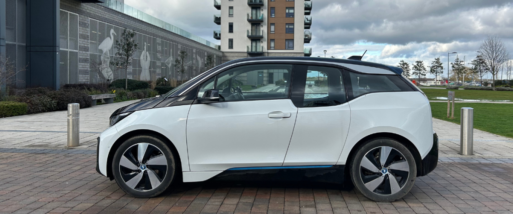 bmw i3 facing left