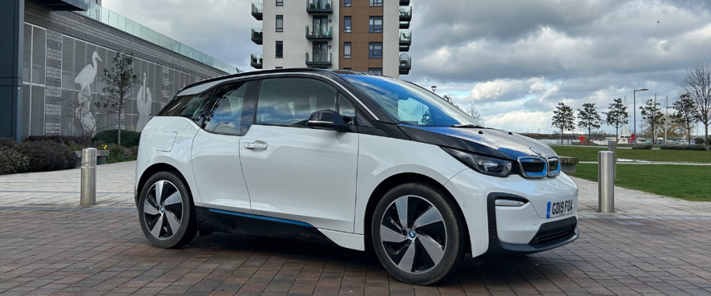 bmw i3 facing right